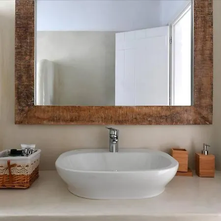 Villa Orasea With Private Pool Párosz